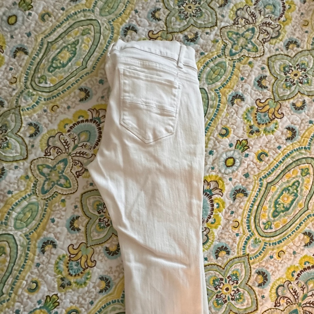 Soho JEANS NEW YORK & COMPANY White Cropped Jeans